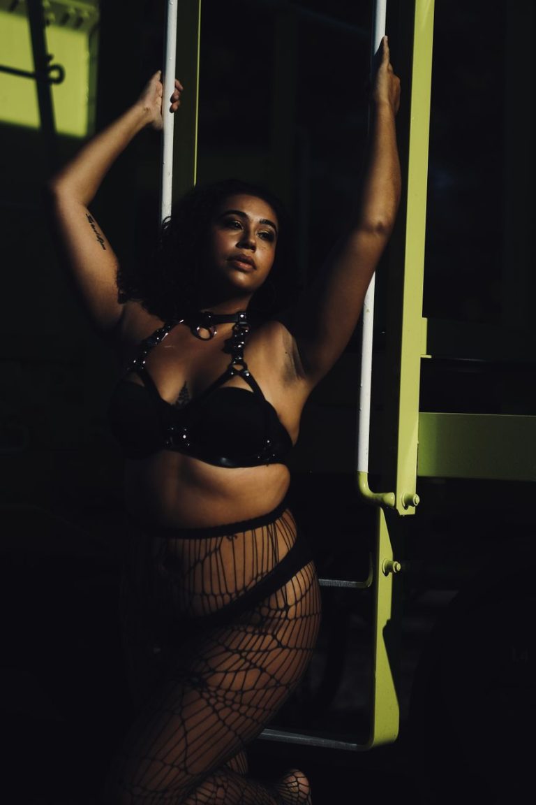 Giovane donna seducente