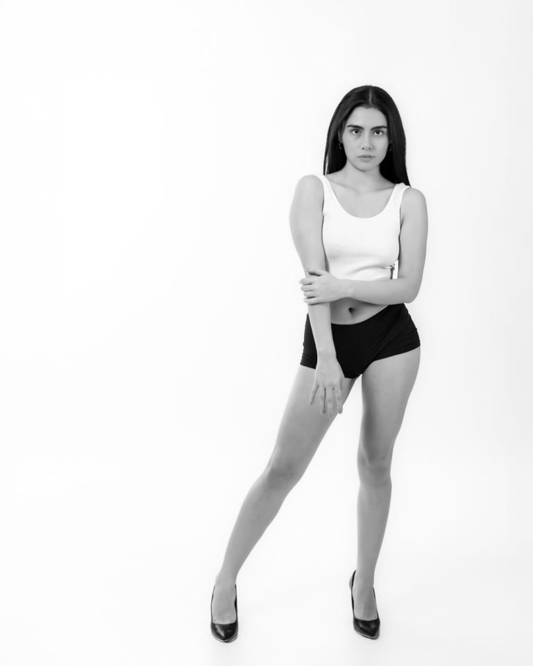 Giovane donna seducente